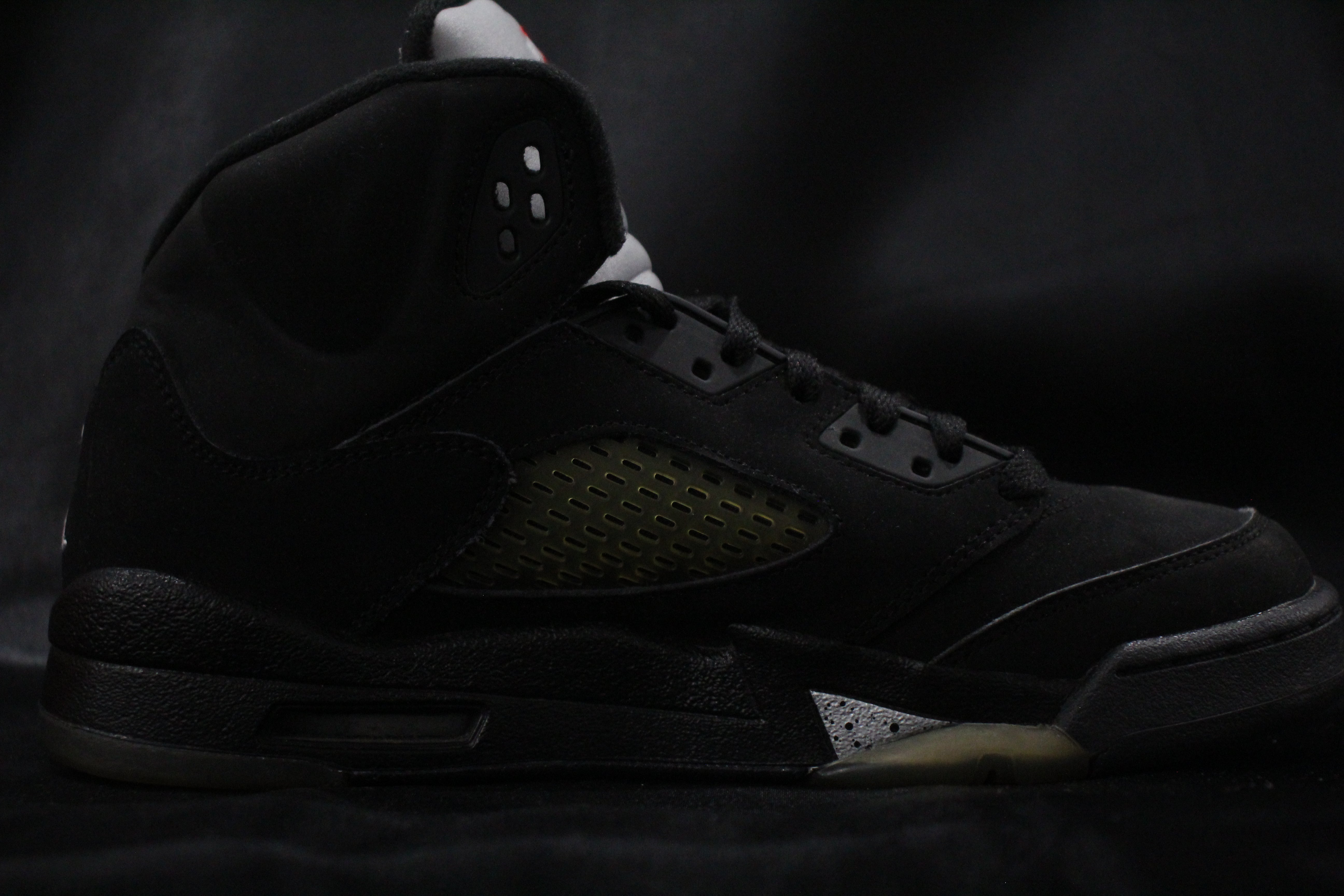 Air Jordan 5 Metallic Silver 2011 – The Wicker Bee