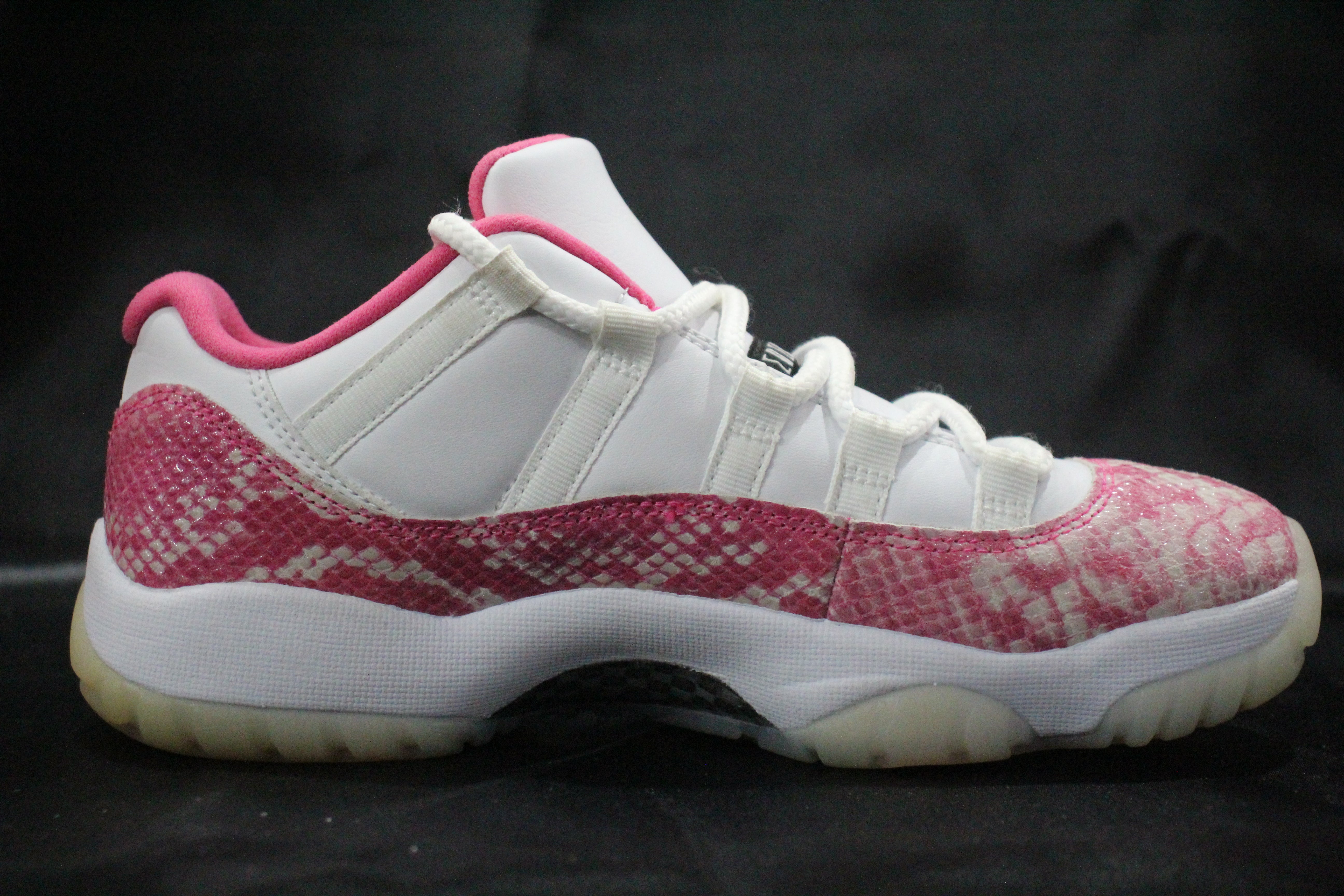 Air jordan 11 hot sale white and pink